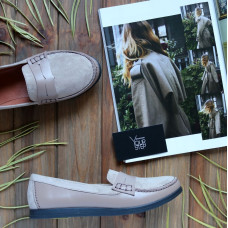 Мокасины из темно-бежевой кожи в сочетании с бежевой замшей Арт. 05-10(Am4)