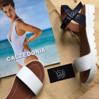 Босоніжки з білої шкіри та синього нубука Арт. 10-5