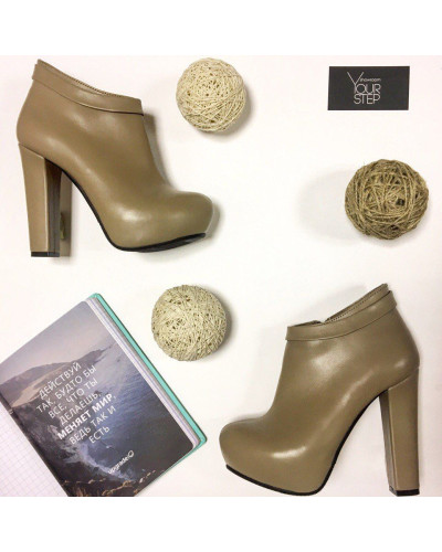 Ботильоны бежевого цвета на обтяжном каблуке Арт. 951-3ОК