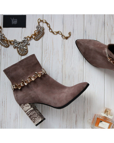 Ботинки на устойчивом каблуке цвета капучино с фурнитурой на принтовом каблуке Арт. 35-10/44Ок-3647