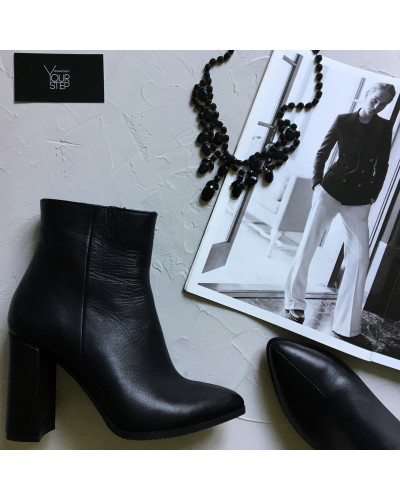 Ботинки на обтяжном каблуке из черной кожи Арт. 35-10/44Ок