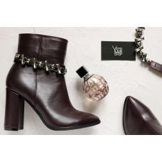 Ботинки на устойчивом каблуке бордового цвета с фурнитурой Арт. 35-10/44Ок-3647