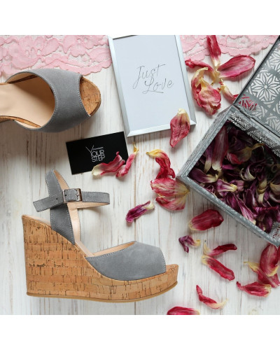 Босоніжки з замші на танкетці Арт. 11-1Ot