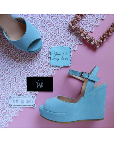 Босоніжки з блакитної замші на танкетці Арт. 11-1Ot