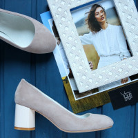 Туфли из бежевого велюра на низком каблуке Арт. 605-4/45