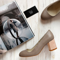 Туфли из бежевой кожи на низком каблуке Арт. 605-4/45