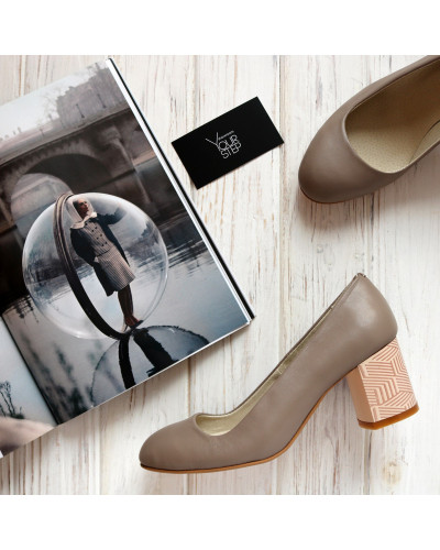 Туфли из бежевой кожи на низком каблуке Арт. 605-4/45