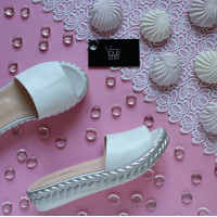 Шльопанці з шкіри білого кольору Арт. 228-1/045