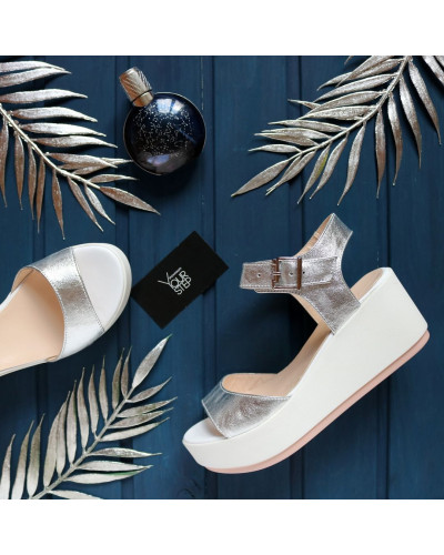 Босоніжки з срібної шкіри на танкетці Арт. 352-2