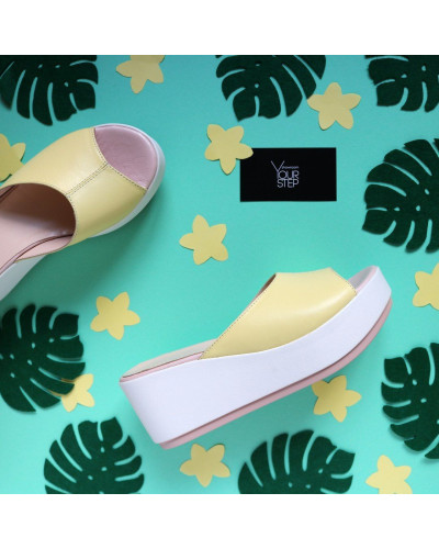 Шльопанці на високій підошві жовтого кольору Арт. 352-3