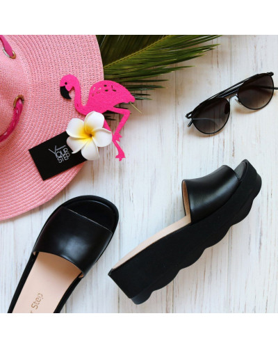 Шльопанці зі шкіри чорного кольору Арт. 228-1