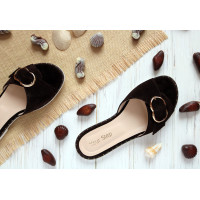 Шльопанці кольору шоколад з пряжкою Арт. 10-15Lib