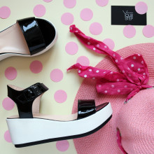 Лакові чорні босоніжки на високій підошві Арт. 352-1