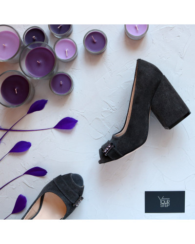 Туфли из замши серого цвета с фурнитурой Арт. 95-4/49ОК-2550