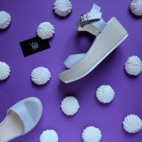 Босоніжки з шкіри на танкетці Арт. 352-2