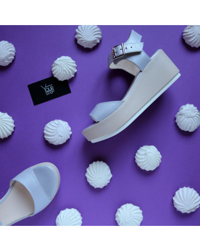 Босоніжки з шкіри на танкетці Арт. 352-2