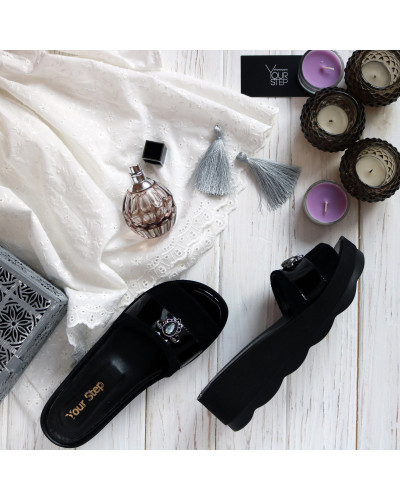 Шльопанці чорного кольору Арт. 228-1-3323