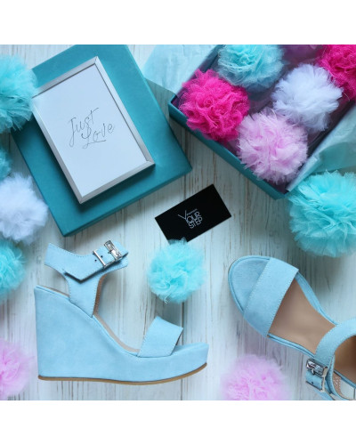 Босоножки из замши бледно-голубого цвета на обтяжной танкетке Арт. 716-2Ot