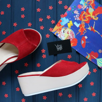 Шльопанці на високій підошві з червоного велюру Арт. 352-3