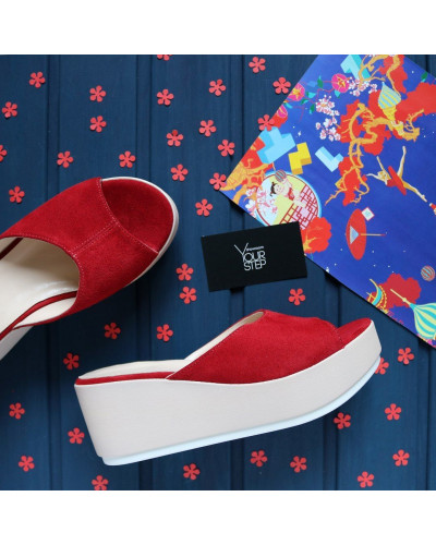 Шльопанці на високій підошві з червоного велюру Арт. 352-3