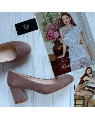Туфли из велюра цвета капучино на низком каблуке Арт. 605-4/45Ок