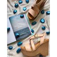 Босоножки на танкетке из кожи цвета пудры Арт.: 716-3