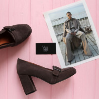 Туфли из замши цвета какао с фурнитурой и обтяжным каблуком Арт. 853-5/48Ок