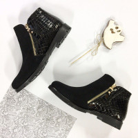 Ботинки из замши и лаковой кожи под рептилию черного цвета со змейками Арт. 235-2(М6)