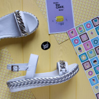 Босоножки из белой кожи с фурнитурой Арт. 10-10/045F