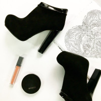 Ботильоны из черного велюра с лаковым ремешком Арт. 951-3