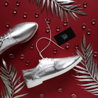 Туфли из велюра цвета серебро с узким носом Арт. 16-1