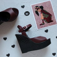 Босоножки из бордовой кожи на танкетке Арт. 11-5