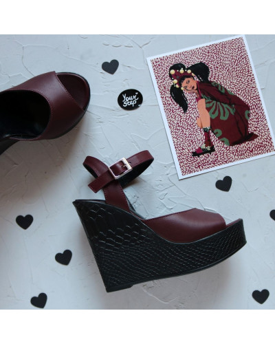 Босоножки из бордовой кожи на танкетке Арт. 11-5