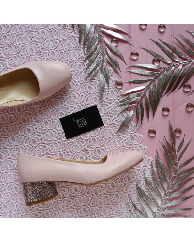 Туфли из кожи цвета пудры на блестящем низком каблуке Арт. 456-1/53Ок