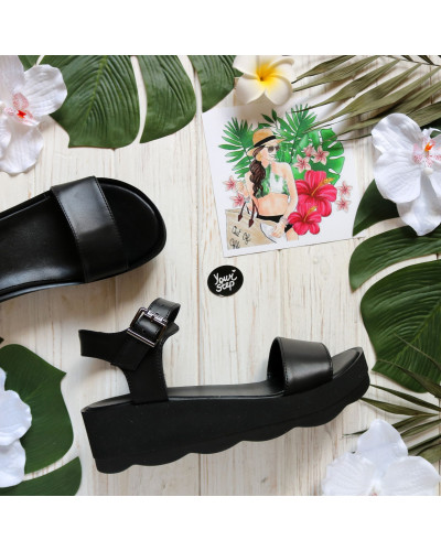 Босоніжки з чорної шкіри на високій підошві Арт. 352-1/228