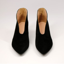 Ботильоны с глубоким вырезом из черного велюра на шпильке Арт. 657-6/36