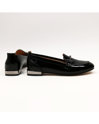 Лакові чорні лофери Арт. 156-1-2578