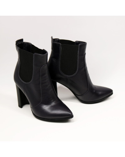 Ботинки из кожи цвета баклажан на каблуке Арт. 35-14/32