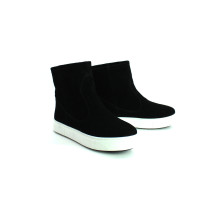 Ботинки из черной замши на белой подошве Арт. 12-19/21613