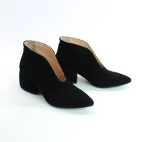 Ботильоны с глубоким вырезом из черной замши на обтяжном каблуке Арт. 657-6/w324Ок