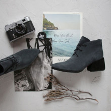 Ботильоны из замши темно-серого цвета на обтяжном каблуке  Арт. 657-10/w324Ок