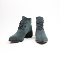 Ботильоны из замши темно-серого цвета на обтяжном каблуке  Арт. 657-10/w324Ок