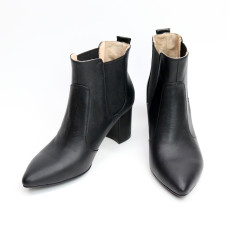 Напівчоботи із чорної шкіри на підборах Арт. 657-9/41Ок