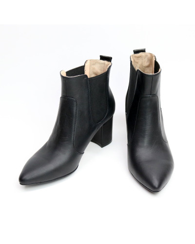 Напівчоботи із чорної шкіри на підборах Арт. 657-9/41Ок