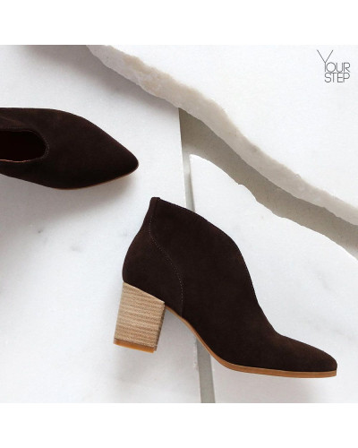 Ботильоны с глубоким вырезом из замши цвета шоколад  Арт. 657-7/41Ок-str