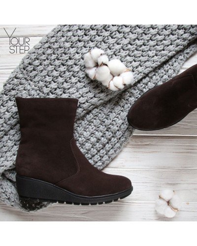 Ботинки на танкетке из натуральной замши цвета шоколад Арт. 30-4(Ir3)