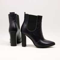 Ботинки из кожи цвета баклажан на каблуке Арт. 35-14/32