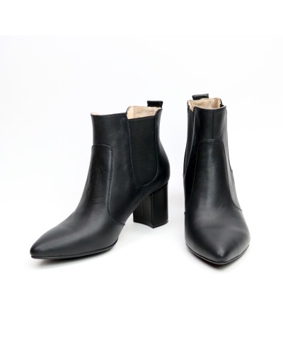 Напівчоботи із чорної шкіри на підборах Арт. 657-9/41Ок