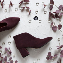 Ботильоны с глубоким вырезом из замши цвета баклажан на обтяжном каблуке Арт. 657-6/47Ок