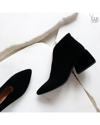 Ботильоны с глубоким вырезом из черной замши на обтяжном каблуке Арт. 657-6/w324Ок
